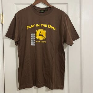 NWT John Deere 'Play in the Dirt' Graphic Tee | Brown Size Medium
